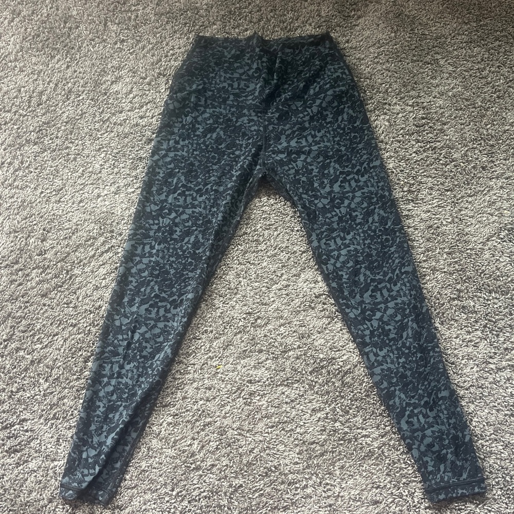 Lululemon Athletica Black and Gray Patterned Leggings